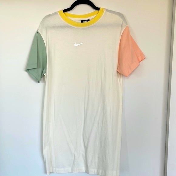 Nike Sportswear Women's Swoosh Dress - Picture 2 of 4